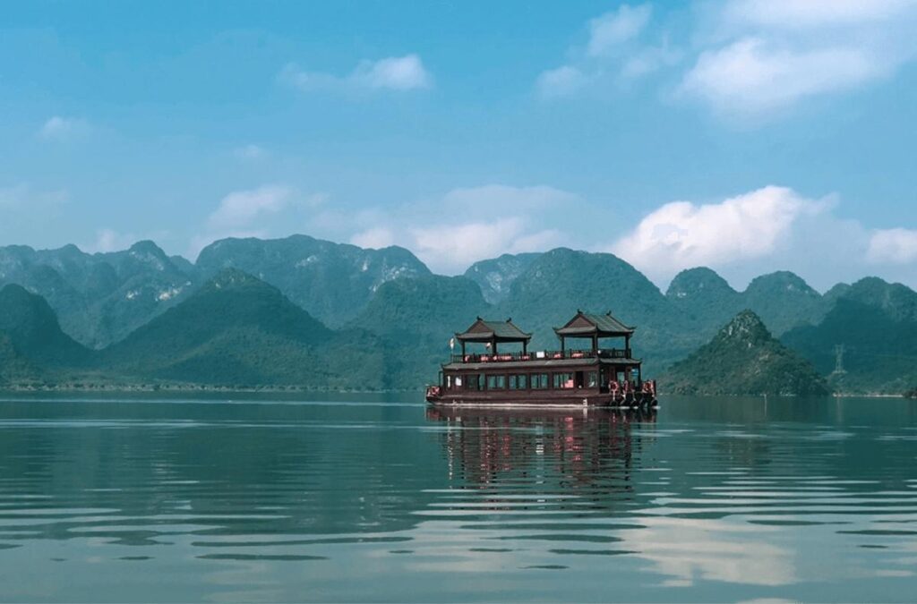 Thiên nhiên trong lành tại Tam Chúc giúp cân bằng cảm xúc và tái tạo năng lượng.